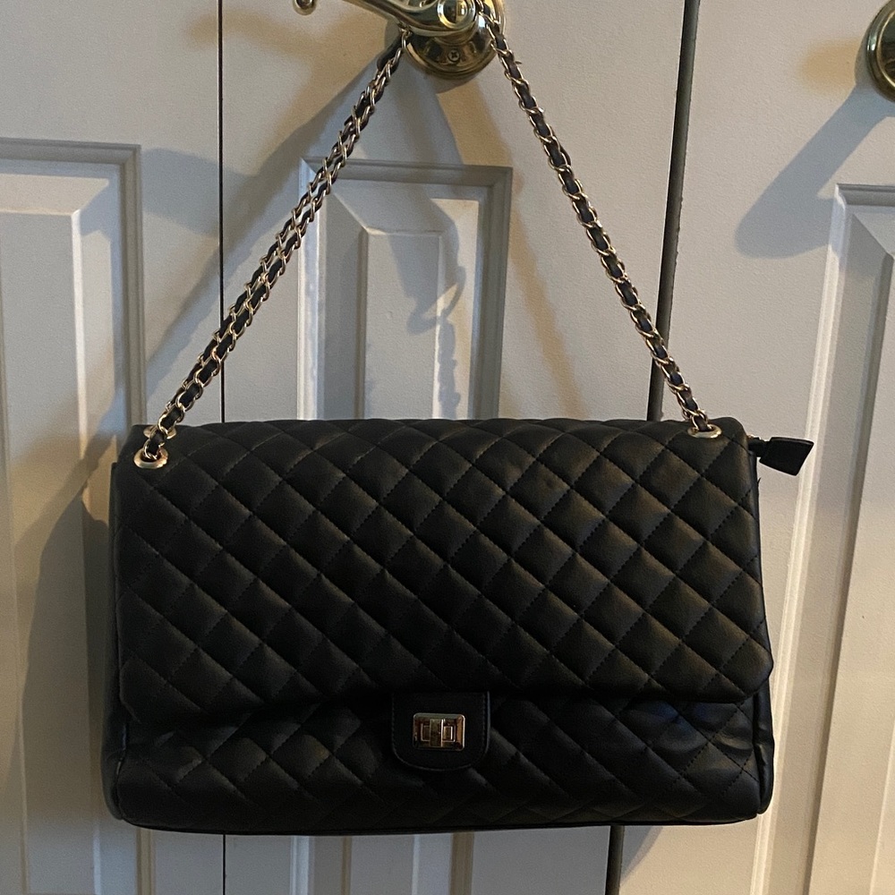 Elegant Black Quilted Chain Shoulder Bag